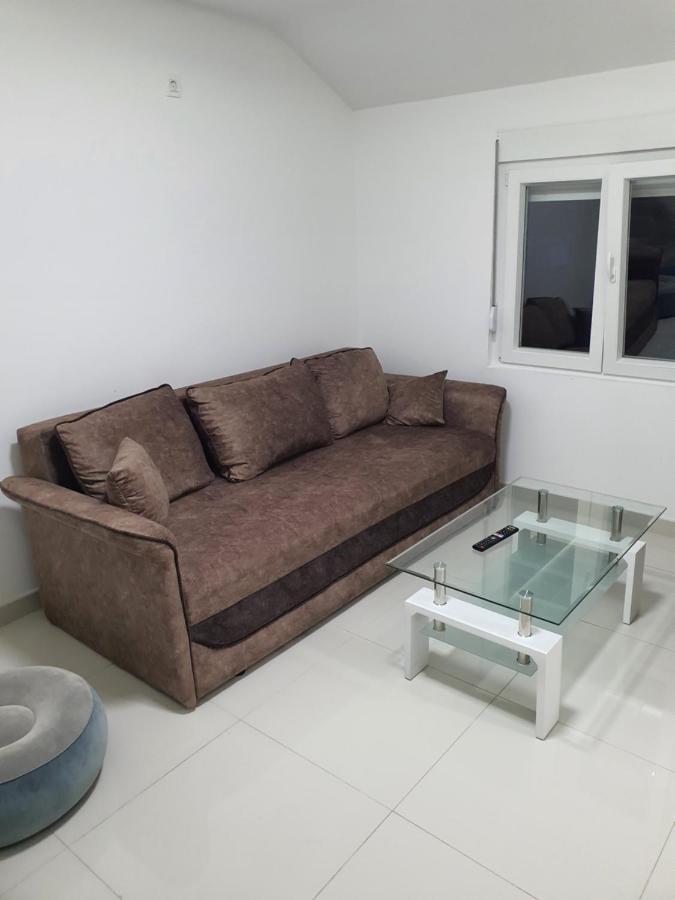 Apartman Tolosi 2 Подгориця Екстер'єр фото