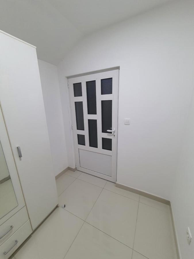 Apartman Tolosi 2 Подгориця Екстер'єр фото