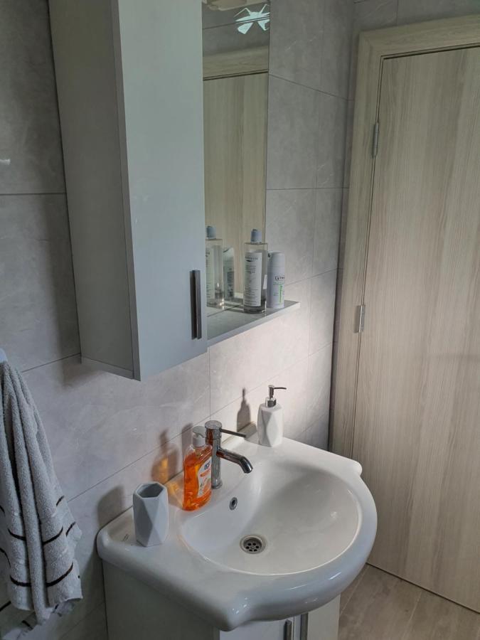 Apartman Tolosi 2 Подгориця Екстер'єр фото