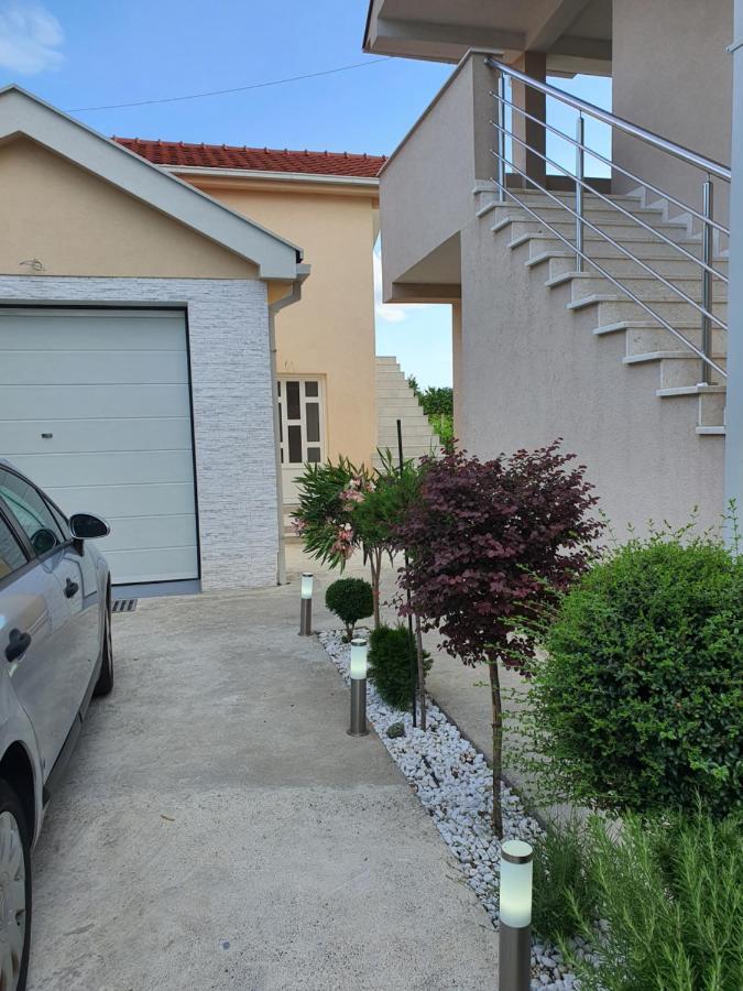 Apartman Tolosi 2 Подгориця Екстер'єр фото