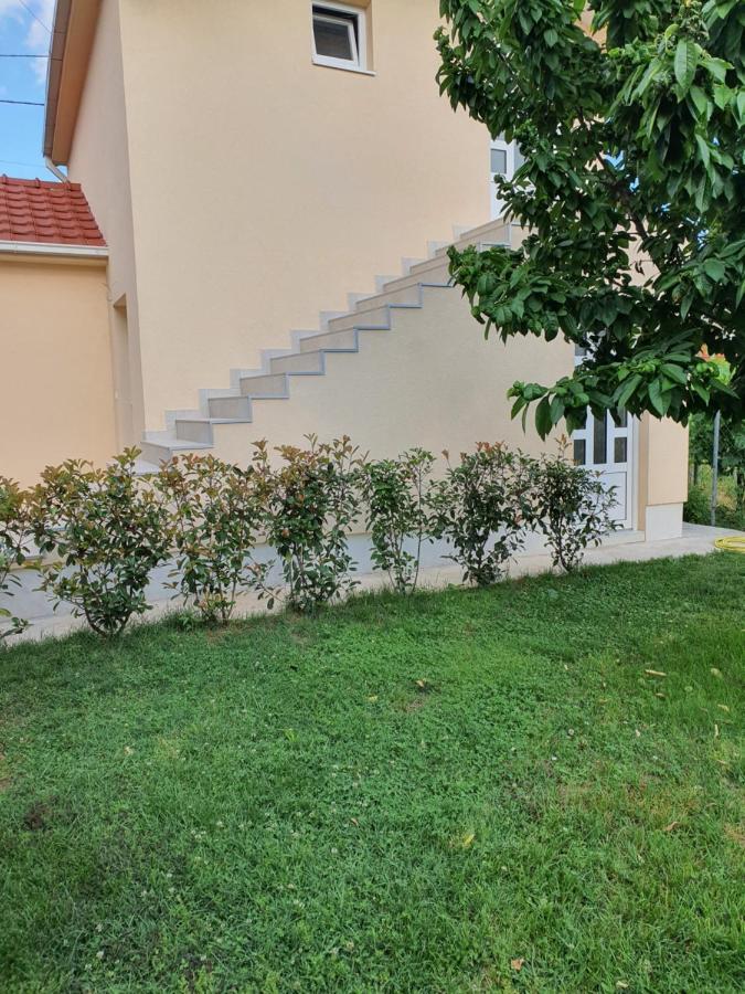 Apartman Tolosi 2 Подгориця Екстер'єр фото