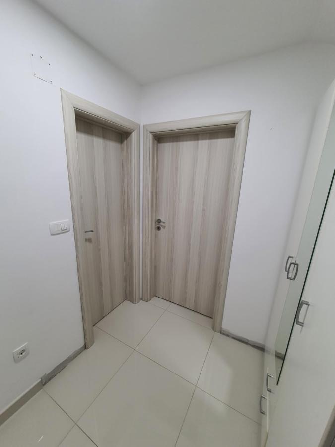 Apartman Tolosi 2 Подгориця Екстер'єр фото